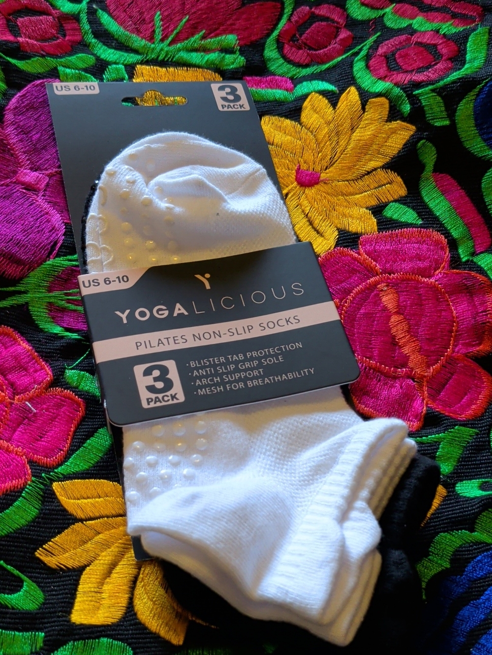 Yogalicious White Non-Slip Pilates Socks - 2 Pairs